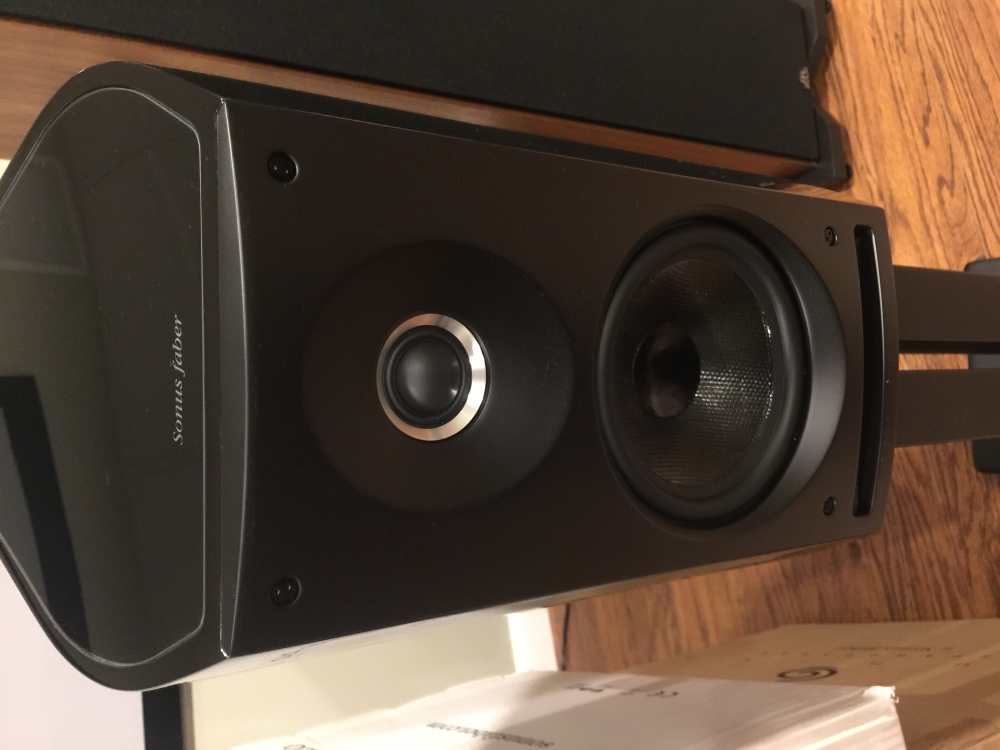 Sonus Faber Venere 2.0 Bookshelf Speakers - Gloss Black ...